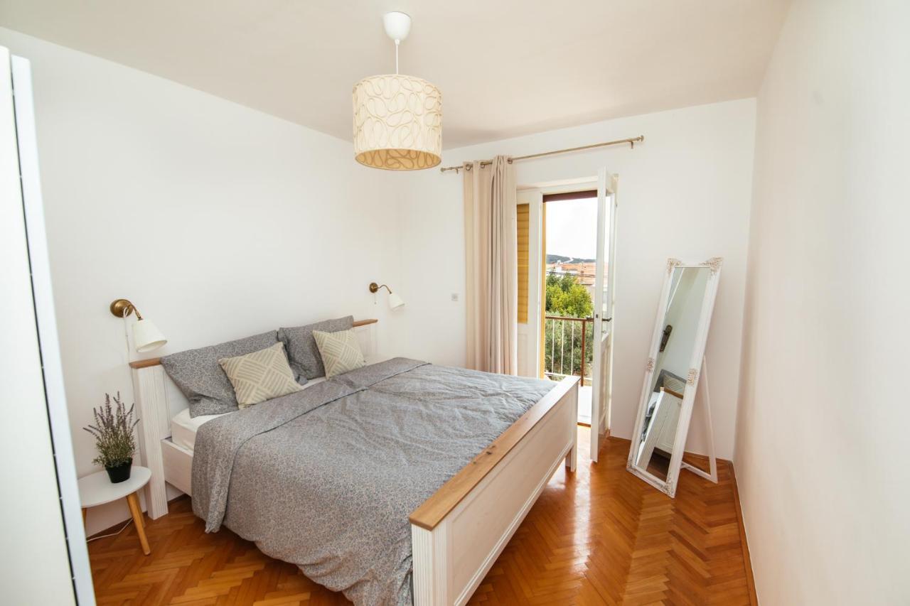 Apartment Michelin Примоштен Экстерьер фото